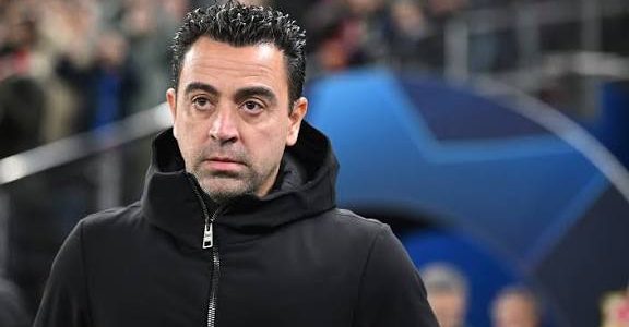 تشافي هيرنانديز بين برشلونة ونابولي وهل يقترب من قيادة بطل إيطاليا؟